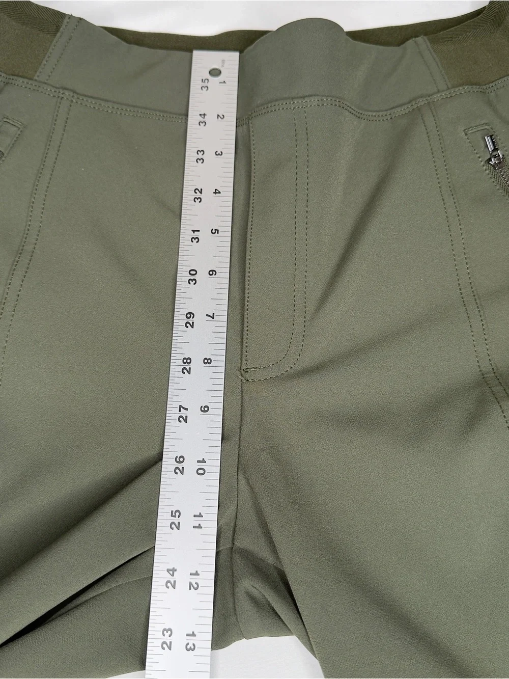 Athleta Endless High Rise Cargo  Pants in Aspen Olive Size 6 - Picture 11 of 15